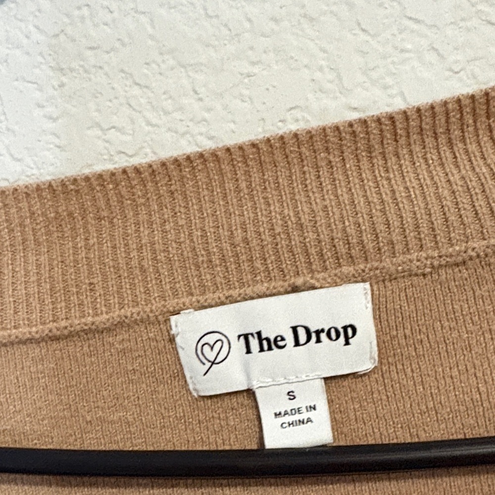 The Drop tan V-Neck Sweater and Jogger Set Small - Picture 4 of 6